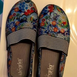 Alegria size 38 nursing  Comfy shoes